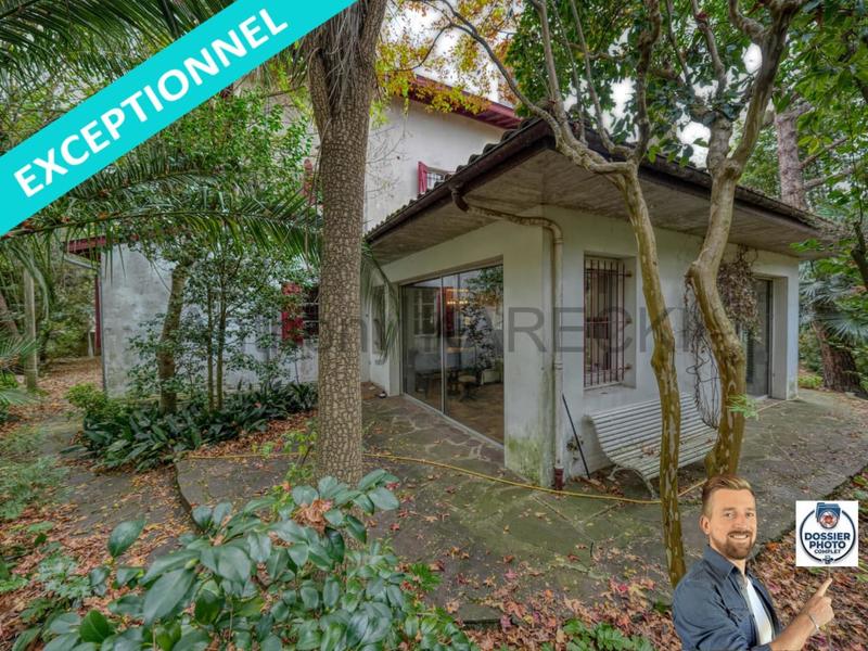 Maison - 400 m² - 14 pièces