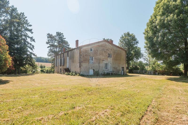 Propriété - 300 m² - 10 pièces