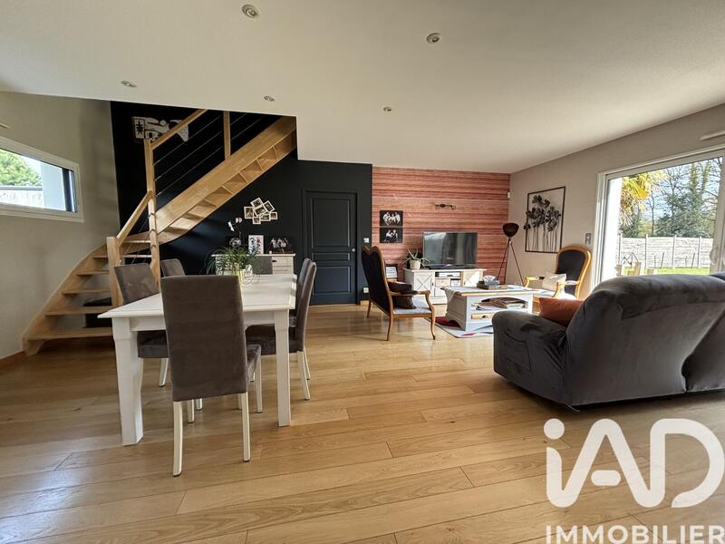 Maison - 167 m² - 5 pièces