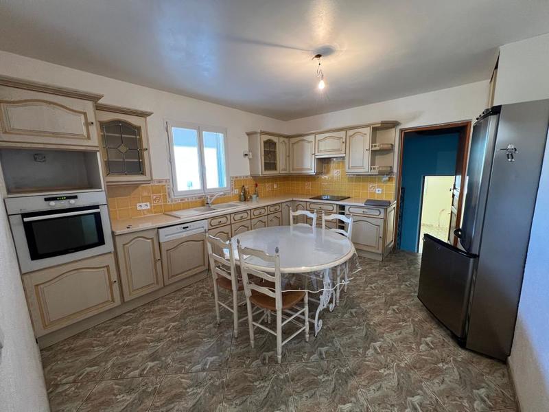 Maison - 250 m² - 9 pièces