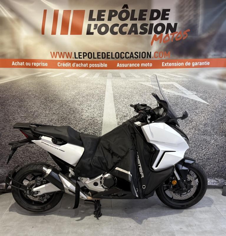 Honda Forza 750 - 750 Forza