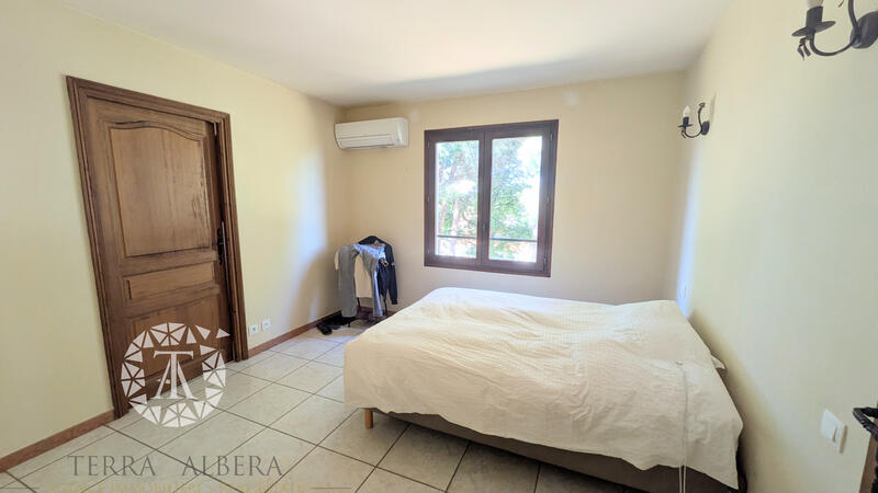 Maison - 143 m² - 5 pièces