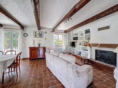 Maison - 144 m² - 6 pièces