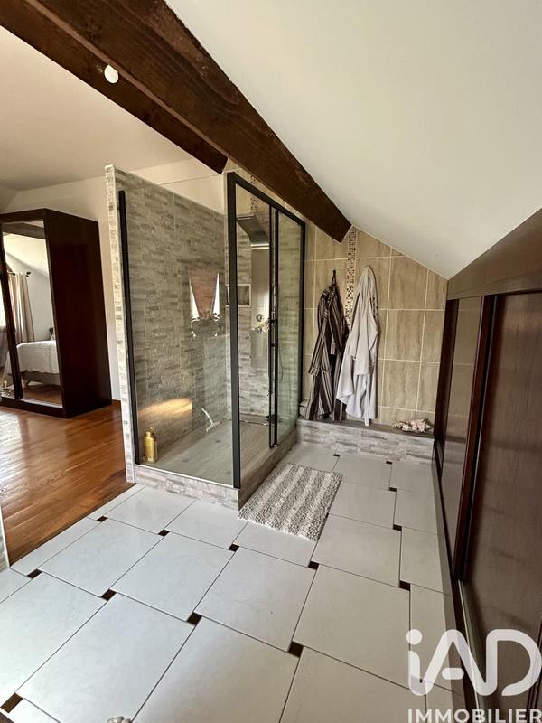 Maison - 189 m² - 6 pièces