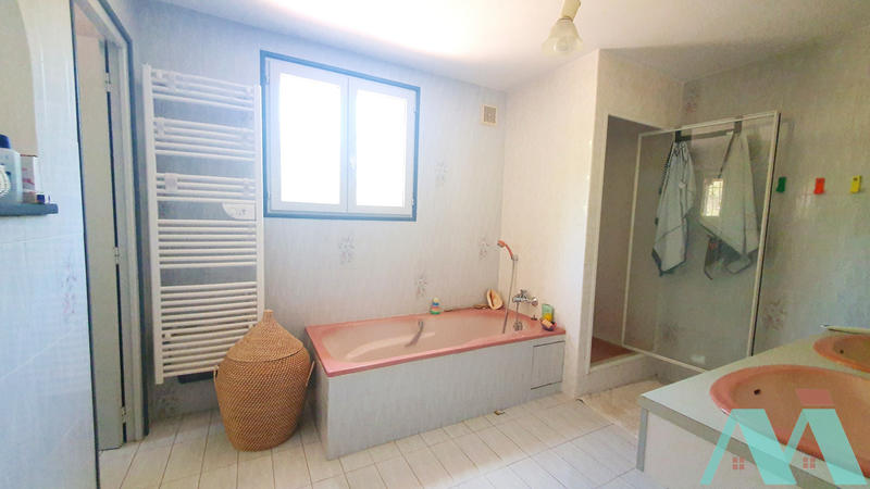 Maison - 170 m² - 6 pièces