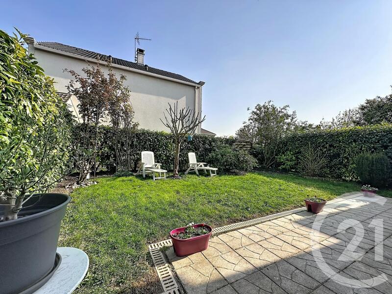 Maison - 111 m² - 5 pièces