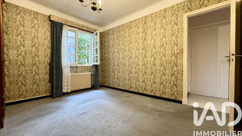 Maison - 180 m² - 7 pièces