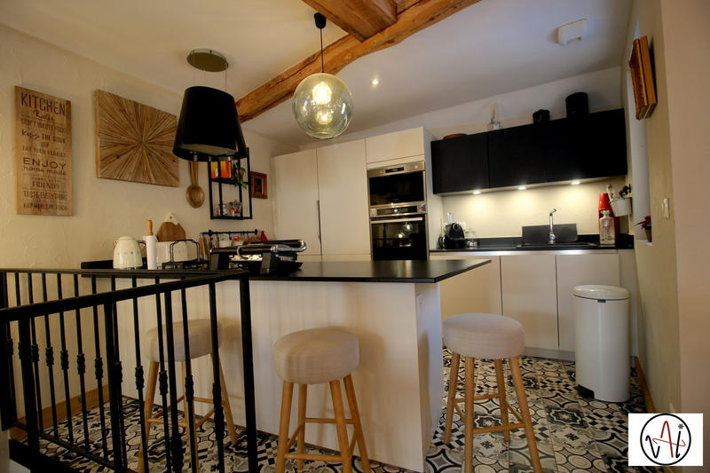 Maison - 168 m² - 9 pièces