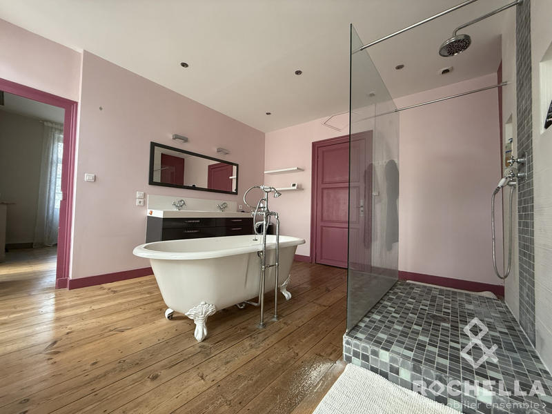 Maison ancienne - 357 m² - 9 pièces