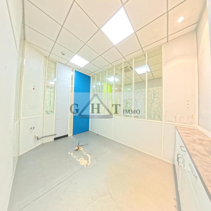 Local commercial - 106 m²