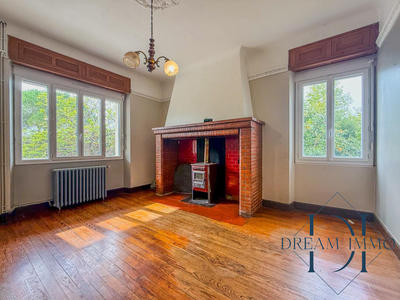 Maison - 204 m² - 8 pièces