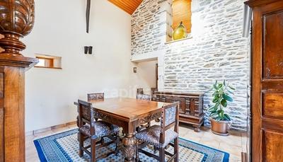 Maison - 184 m² - 8 pièces