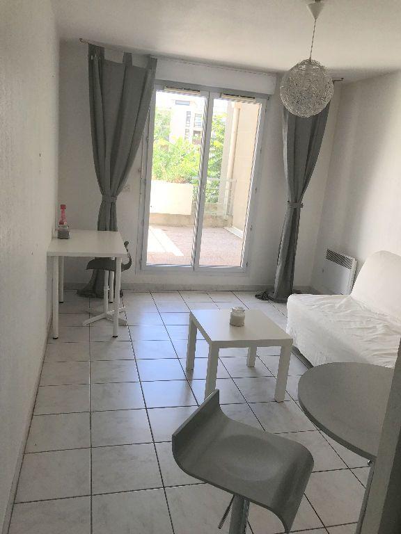 Studio - 19 m² - 2 pièces