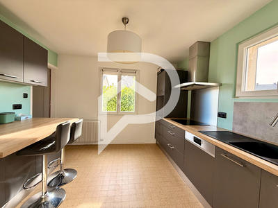 Maison - 95 m² - 5 pièces