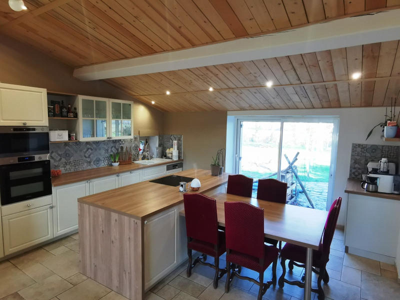 Maison - 248 m² - 10 pièces