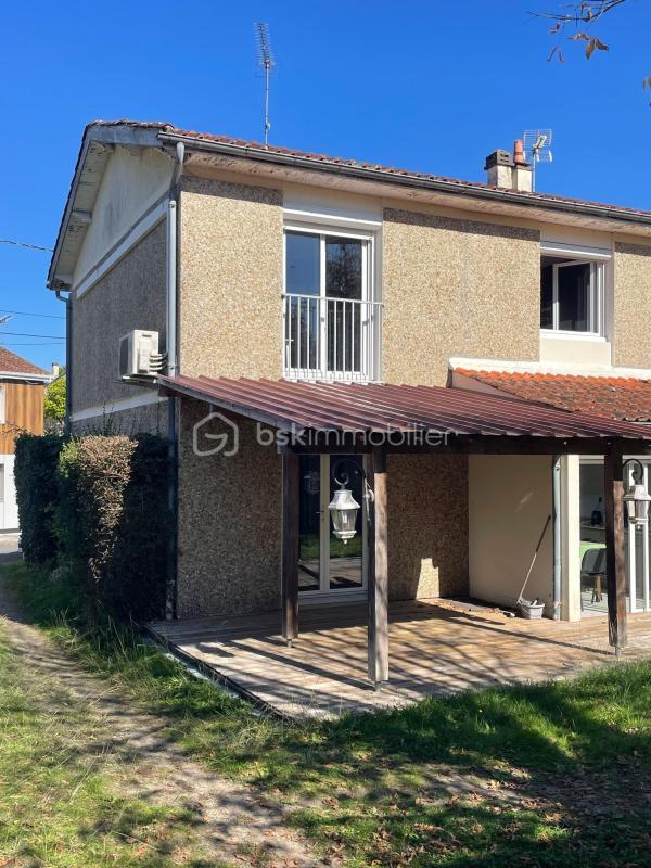 Maison - 94 m² - 5 pièces