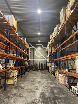 Entrepôt - 3 000 m²