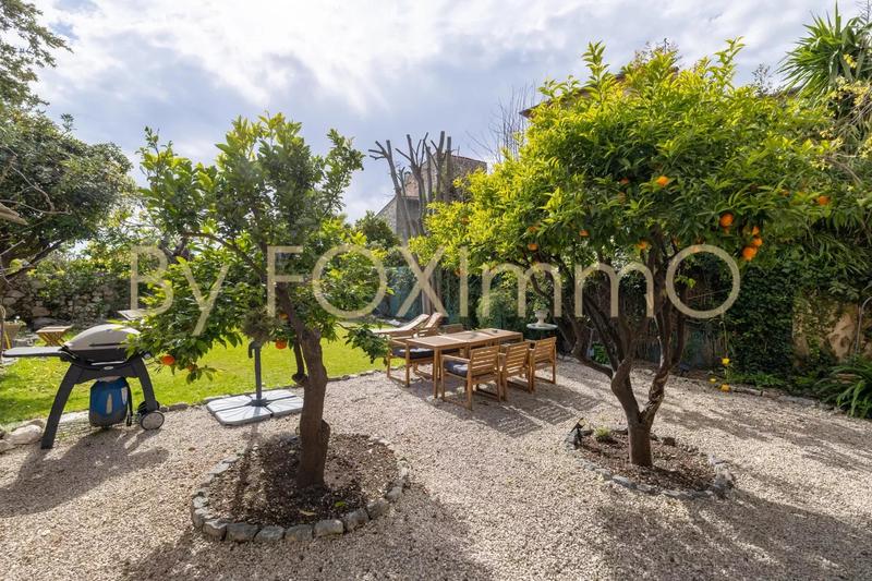 Maison de ville - 230 m² - 9 pièces