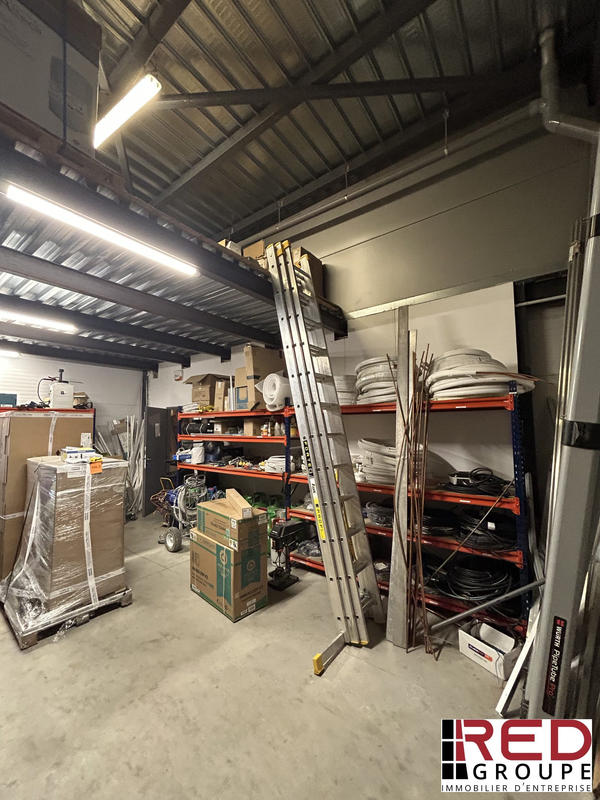Entrepôt - 180 m²
