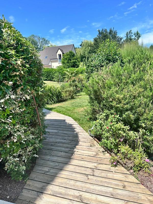 Maison - 275 m² - 9 pièces