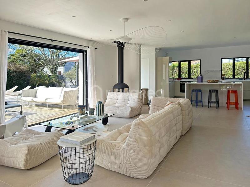 Maison - 140 m² - 5 pièces