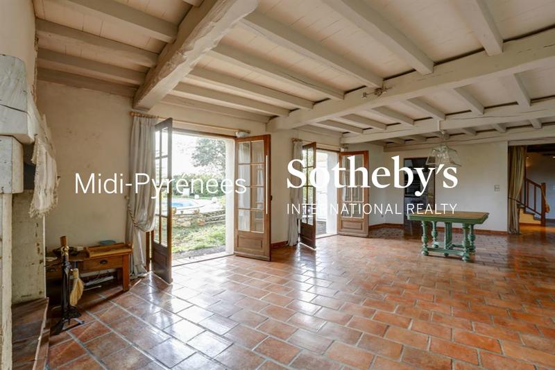 Maison - 256 m² - 7 pièces