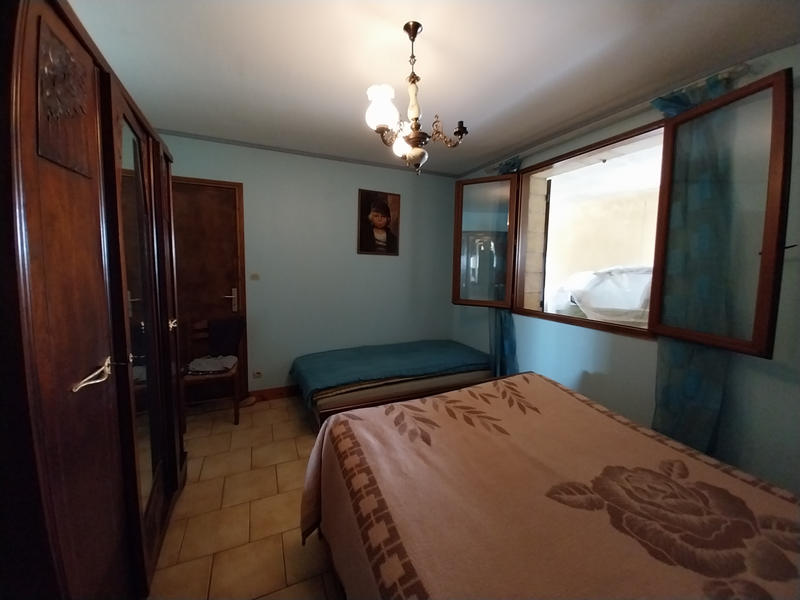 Maison - 239 m² - 8 pièces