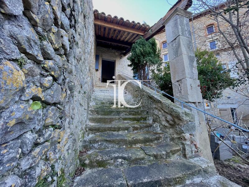 Maison en pierre - 188 m² - 7 pièces