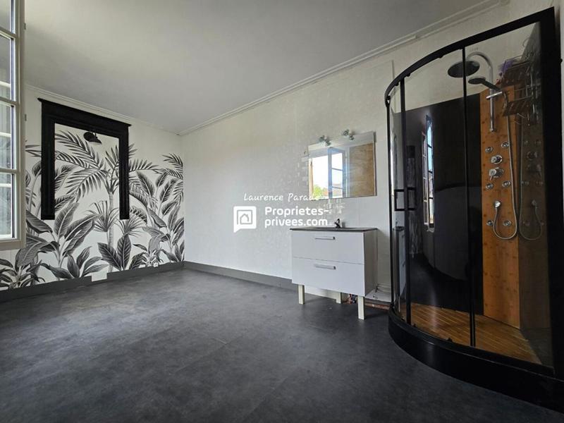 Maison - 347 m² - 7 pièces