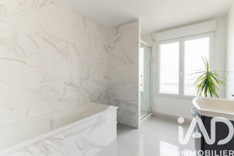 Maison - 160 m² - 8 pièces