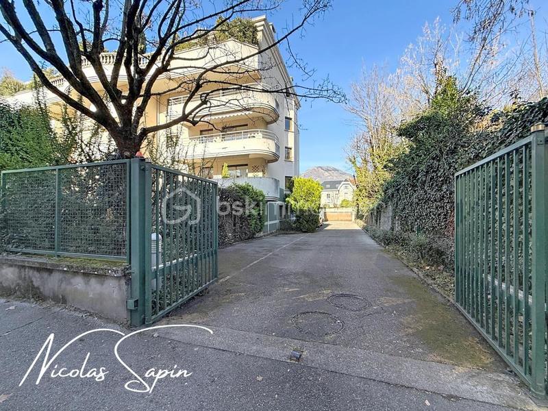 Appartement - 84 m² - 3 pièces