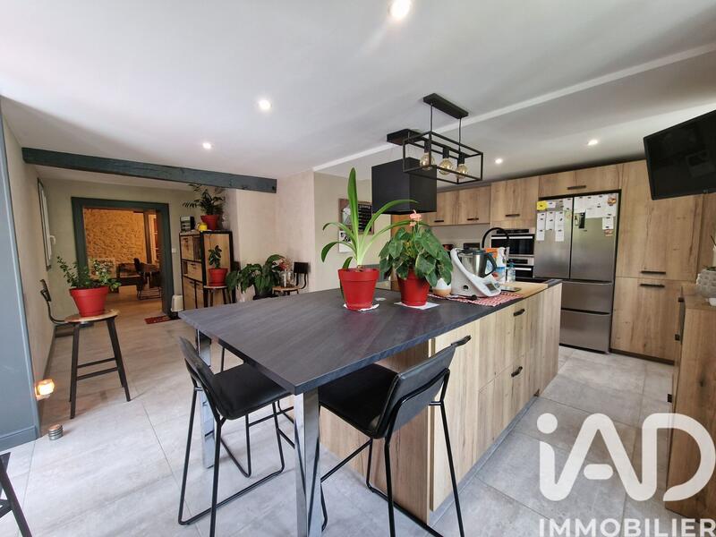 Maison - 298 m² - 11 pièces