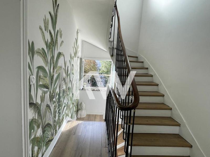 Demeure - 158 m² - 8 pièces