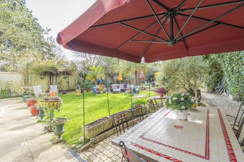 Maison - 210 m² - 7 pièces