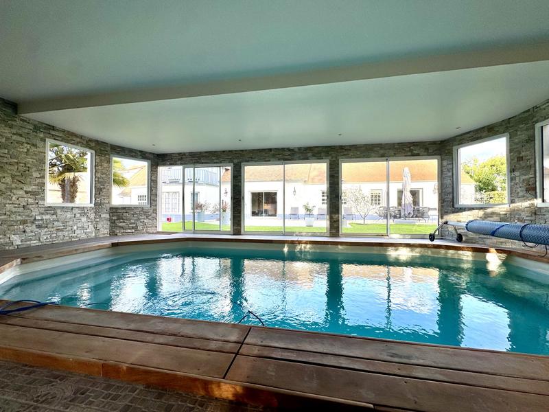 Maison - 480 m² - 10 pièces