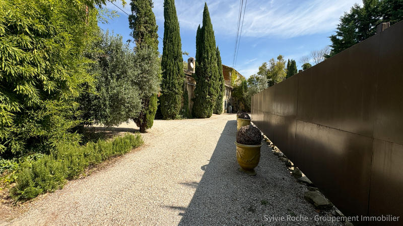 Mas - 254 m² - 10 pièces