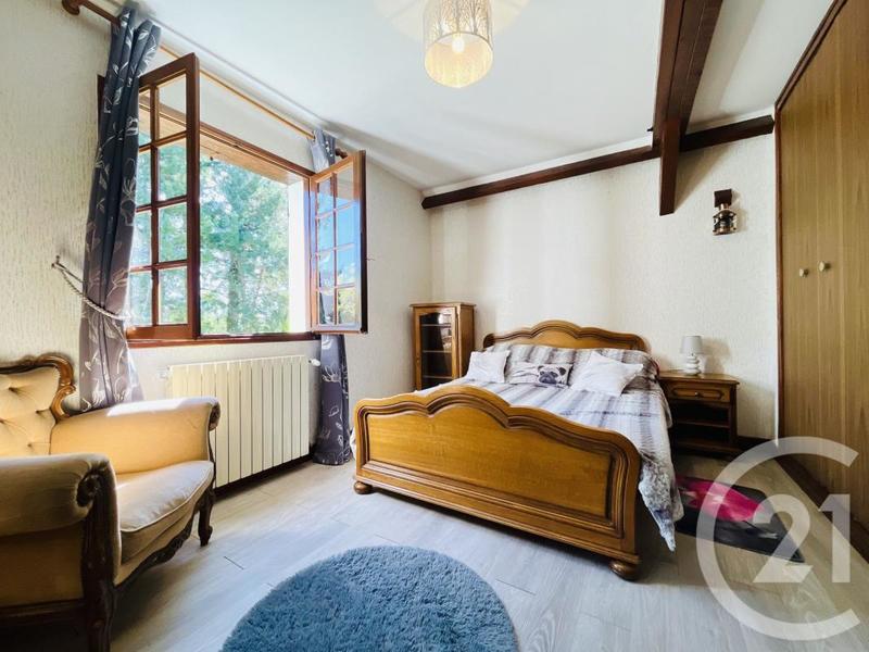 Maison - 216 m² - 7 pièces