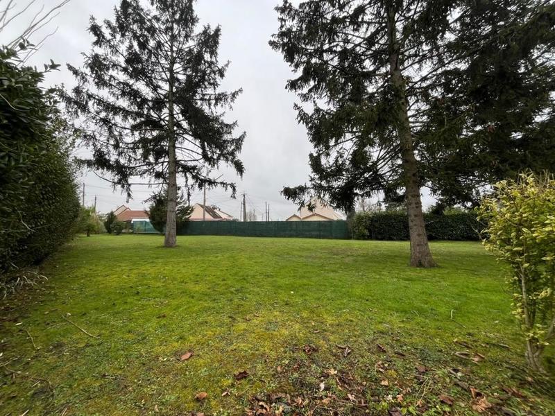 Terrain constructible - 749 m²