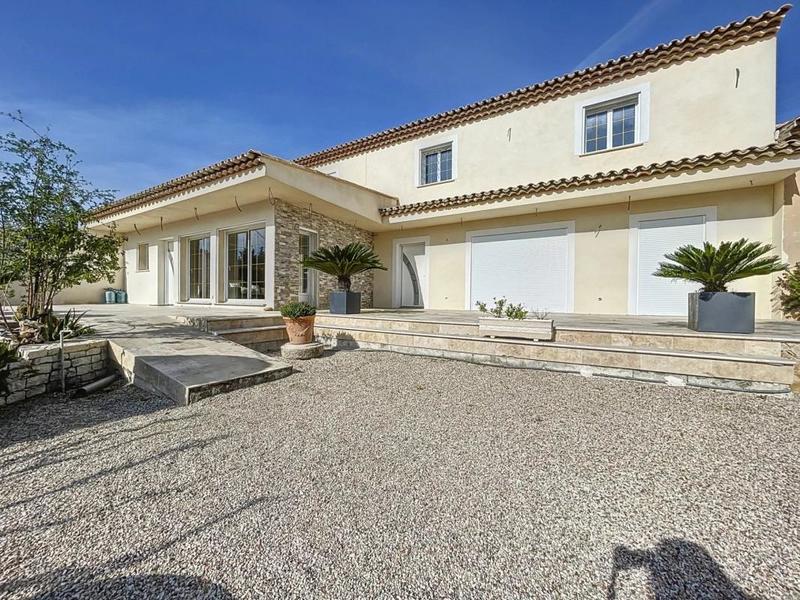 Villa - 407 m² - 13 pièces