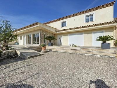 Villa - 407 m² - 13 pièces