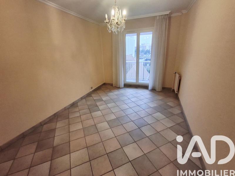 Appartement - 90 m² - 3 pièces