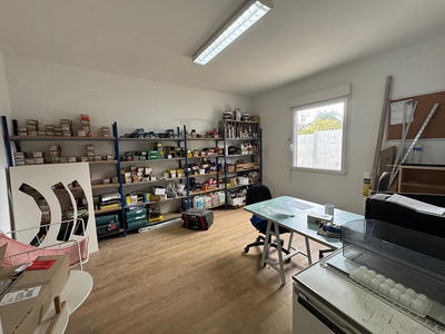 Local commercial - 324 m² - 5 pièces