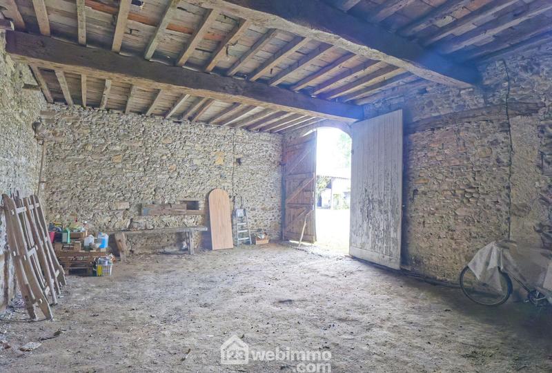 Maison - 360 m² - 12 pièces