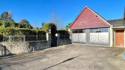 Maison - 180 m² - 7 pièces