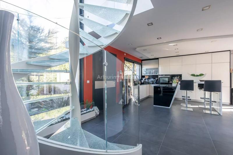 Maison - 145 m² - 5 pièces