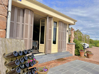 Propriété - 360 m² - 11 pièces