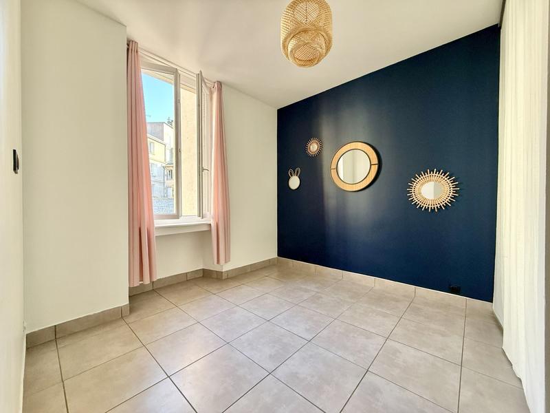 Appartement - 79 m² - 5 pièces