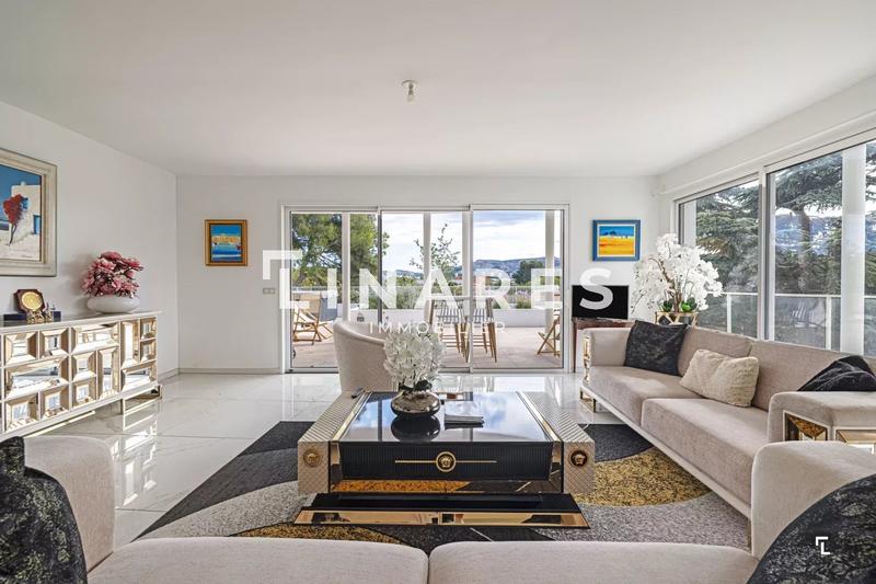 Appartement - 200 m² - 5 pièces