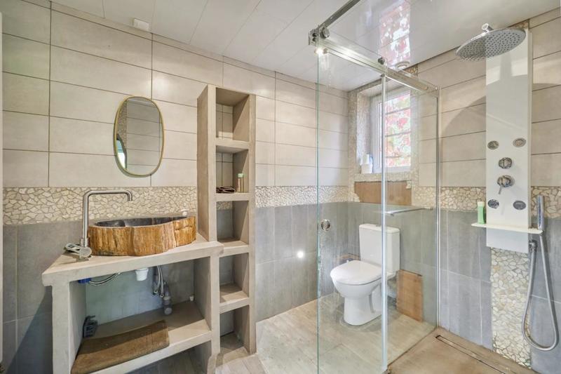 Maison - 200 m² - 8 pièces