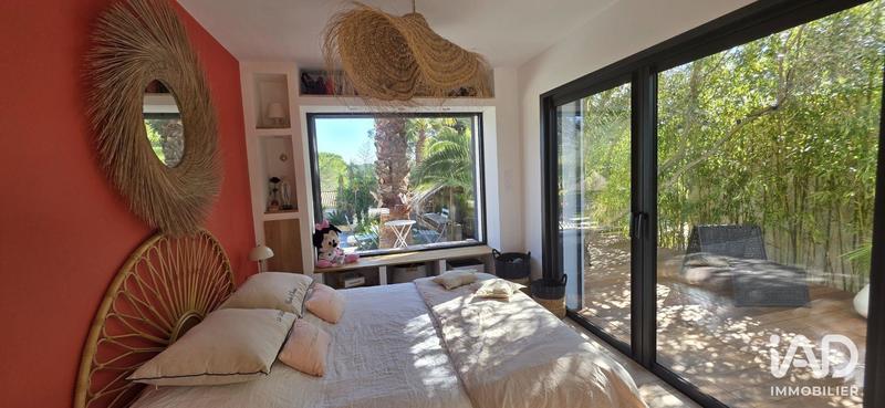 Maison - 180 m² - 5 pièces